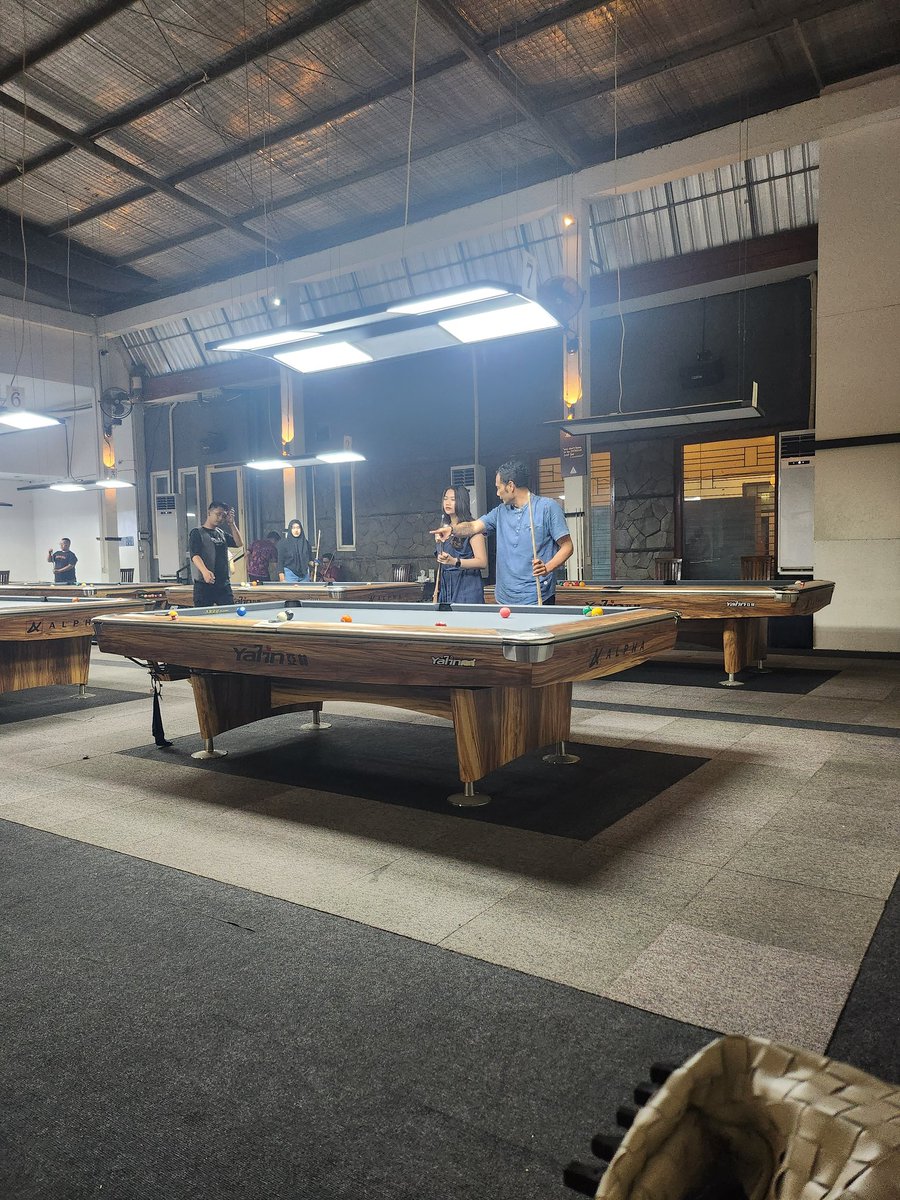 Cuman ada diri sendiri,
 Jd stop, gak usah capek2 ngarep ke orang lain