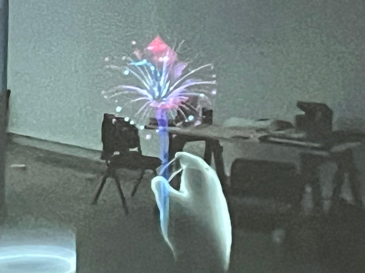 Thank you to the wonderful Performance Corporation @perfcorp for inviting me to facilitate a session with the amazing group of artists on this year’s Space programme (#SPACEprogramme2024).  Lots of cool XR tech to be explored 😀