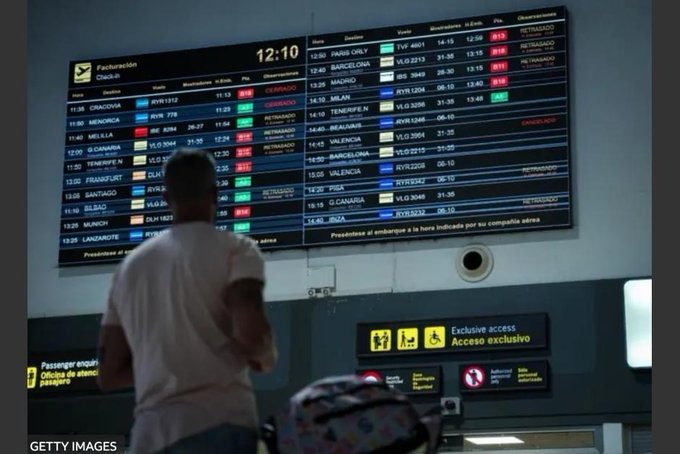 21Siglogt's tweet photo. 🚨 #Internacionales 

Varios usuarios reportaron un fallo informático mundial que está afectando vuelos aéreos en varios países. 

#Microsoft365 #ventanas #Windows https://t.co/nuTcWabBFx