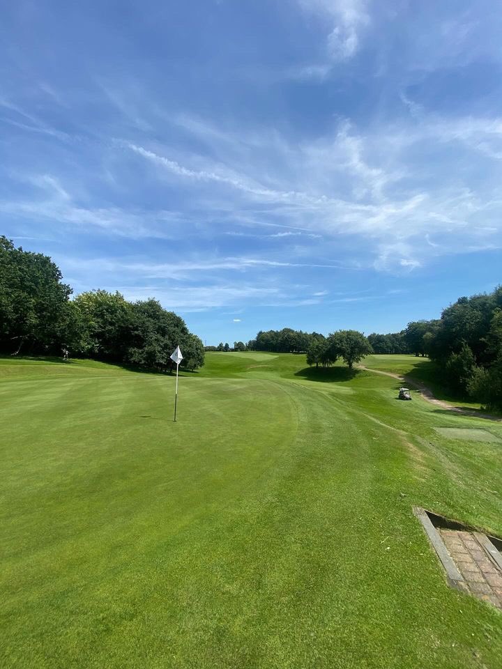 RGCGreens's tweet photo. Course looking great in the sunshine this afternoon ☀️🔥 https://t.co/zd64UNH2AI
