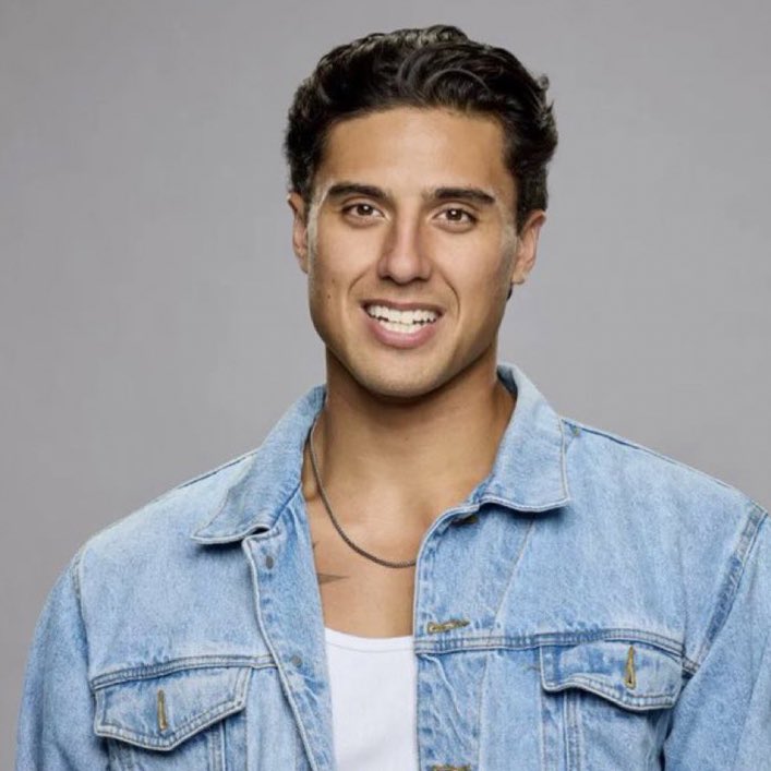 TheBigBroTea's tweet photo. On a side note, it seems:

Matt LOVES Matt
Cedric LOVES Cedric

But both men dislike each other 
#bb26 #bblf https://t.co/1YmZjMN0uD