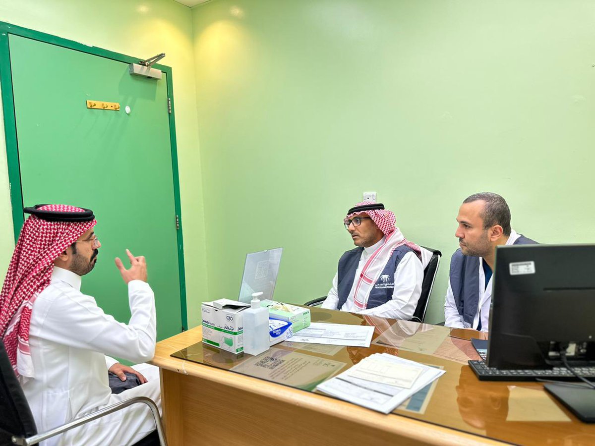 Cluster1_Riyadh's tweet photo. #يحدث_الآن

أبطال قافلة #تجمع_الرياض_الصحي_الأول الطبية يقدمون خدماتهم الاستكشافية والعلاجية لمراجعي مستشفى وادي الدواسر العام. https://t.co/crobyUT3hu