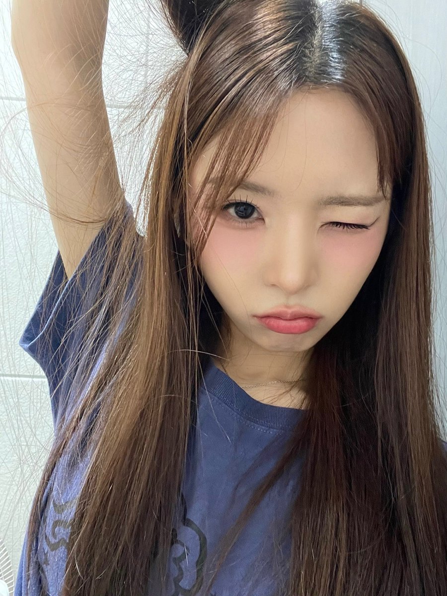 triplescosmos's tweet photo. 머리카락으로 강아지 귀 만들기...

#tripleS #트리플에스
#Kotone #코토네 https://t.co/VEOQRapulB