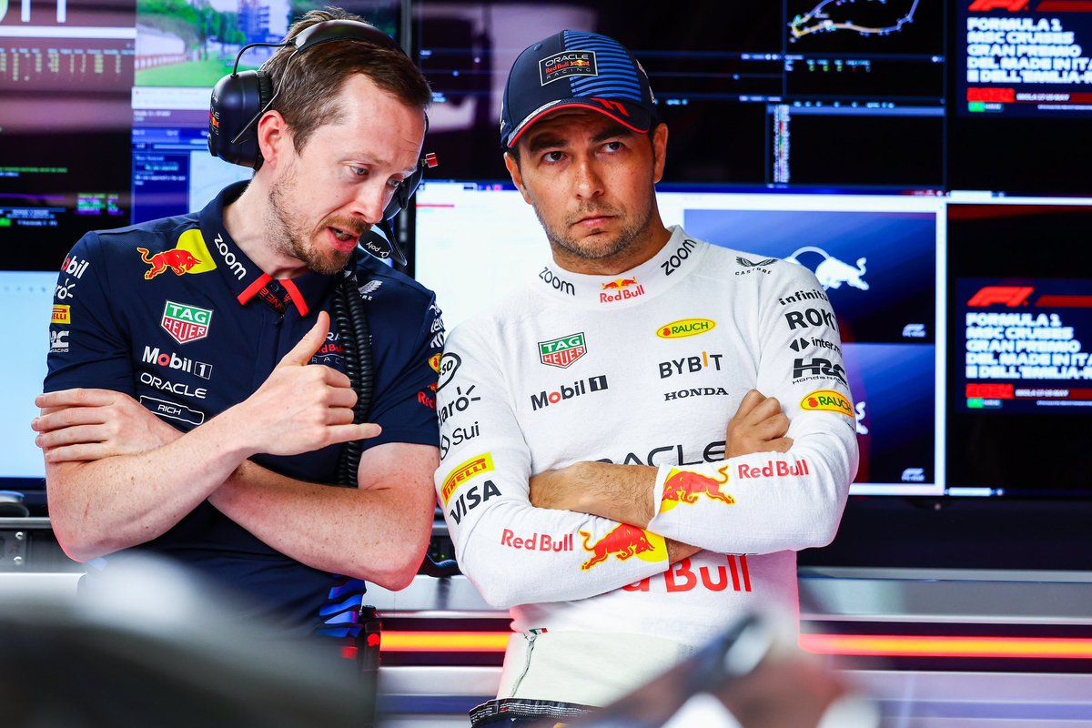 alitamarin_'s tweet photo. No me desperté a ver la fp1 pero ya estoy viendo las interacciones entre Checo y Woody y la diferencia es obvia, qué agusticidad ver a Checo con un ingeniero que se sabe la de comunicar 
En esta cuenta somos team Woody https://t.co/0803EFTKp3