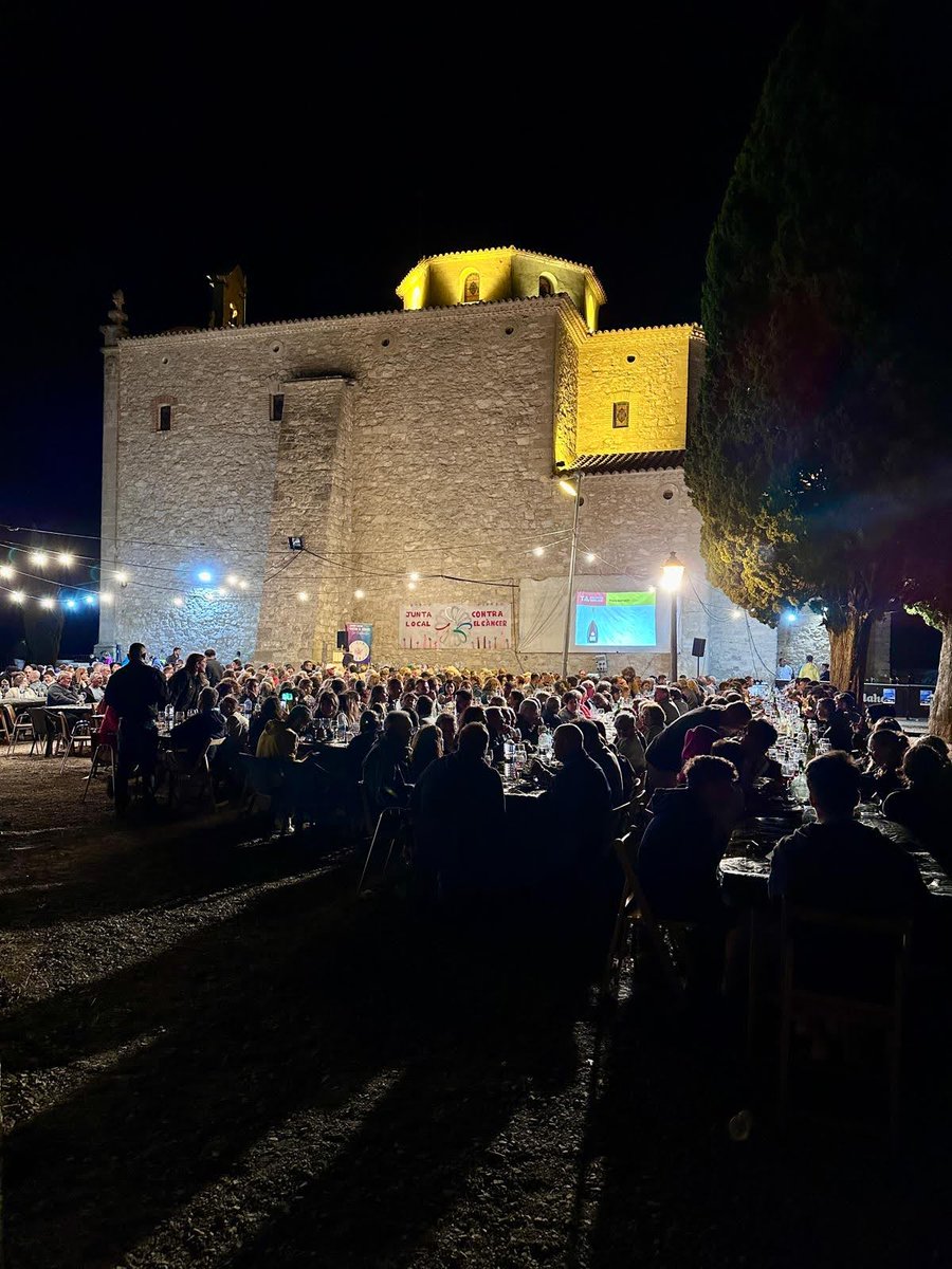 ProjecteEmma's tweet photo. La Junta Local Contra el Càncer de la Fatarella ha recollit 3️⃣.1️⃣5️⃣1️⃣€ per al #ProjecteEmma🦩 durant el III Tast de vins🍷 solidari realitzat el passat 13 de juliol💪

Moltes gràcies per la vostra col·laboració!😊

#TotesSomEmma #JosócProjecteEmma #TerresdelEbre #càncerdemama https://t.co/vjNGK8CaQ6
