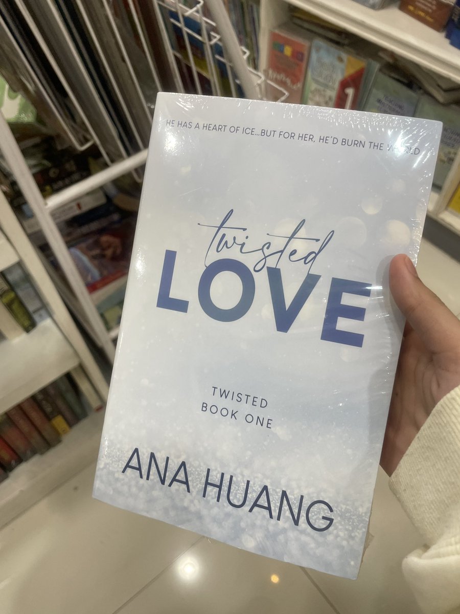 NO WAYYYY I SAW THIS EARLIER AND I WANNA BUY IT BUT INDTEAD I BOUGHT A SECONDHAND ONE (another book)