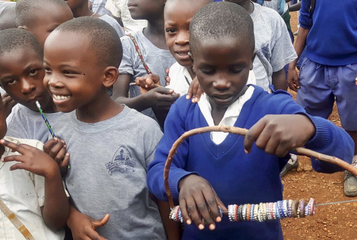 tanzdevtrust's tweet photo. #TDTPhotoComp📸
In Tanzania, primary schools are restricted by the lack of resources available to further young children’s education. ✏️ Pictured is a creative solution - students in a Mara primary school using bottletops for maths counting games. 🧑🏫 https://t.co/3W2vgiDDT3