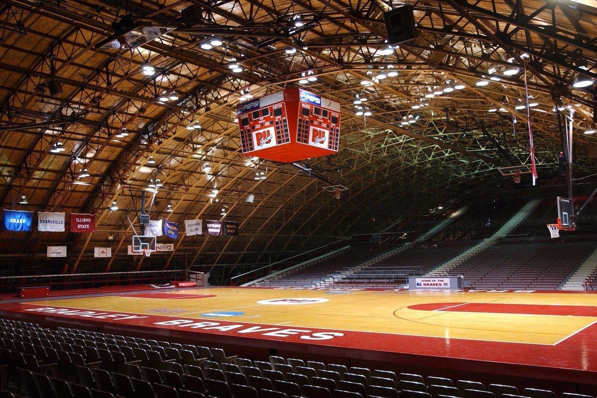 ajguyton's tweet photo. So legendary. Central Illinois, your best memories from this place? #thefieldhouse #fbf https://t.co/TjDbEoYxlY