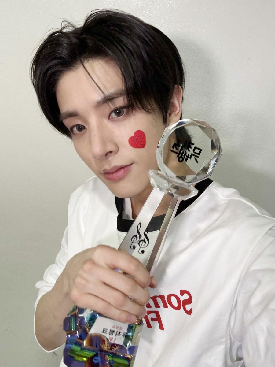 ENHYPEN WEVERSE tweet media