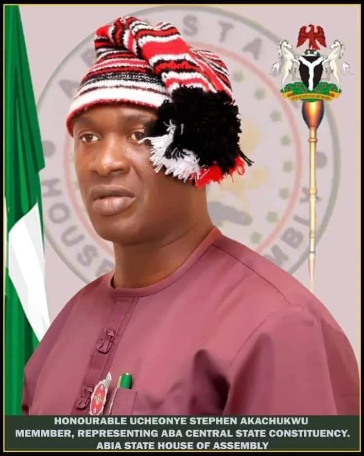 ucheaguoru's tweet photo. To mark his one year in office an Abia State LP Lawmaker, Hon. Chionye Stephen Akachukwu, Member Representing Aba Central State Constituency Commissions Waste Buckets As Constituency Project. 

Let's enjoy the cruise, Truly a new Abia is here... https://t.co/itoNVwUKUq