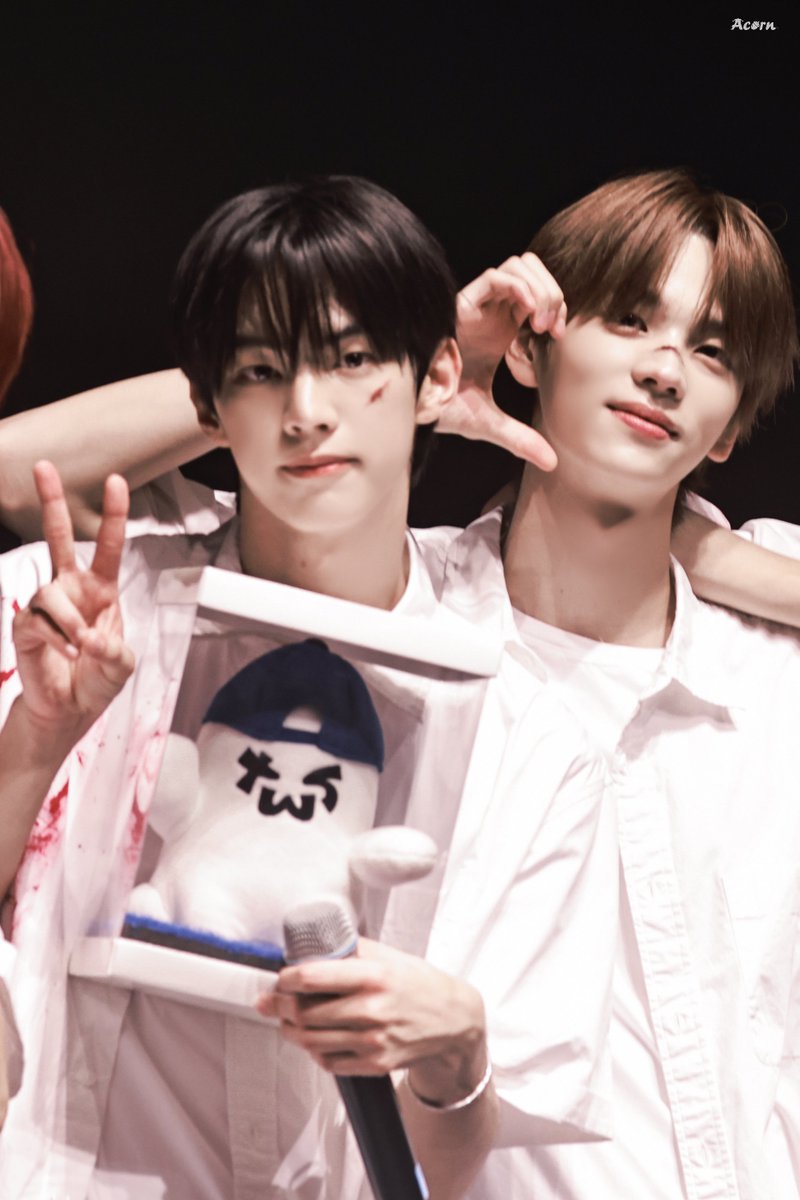 Acorn_0122's tweet photo. 20240719 Fanparty

#TWS #투어스 #유도즈  
#신유 #SHINYU  #도훈 #DOHOON https://t.co/F34E7LhFxl