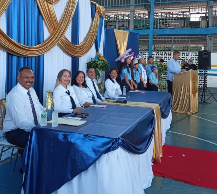 CDCEInfante's tweet photo. Algunas imagenes de lo que fue el acto de grado 2023-2024 de E.B.N.B. Carlos José Bello de Valle de la Pascua.
#6to
#PuebloVictorioso
@_LaAvanzadora
@NicolasMaduro https://t.co/mAtgB5Hw38