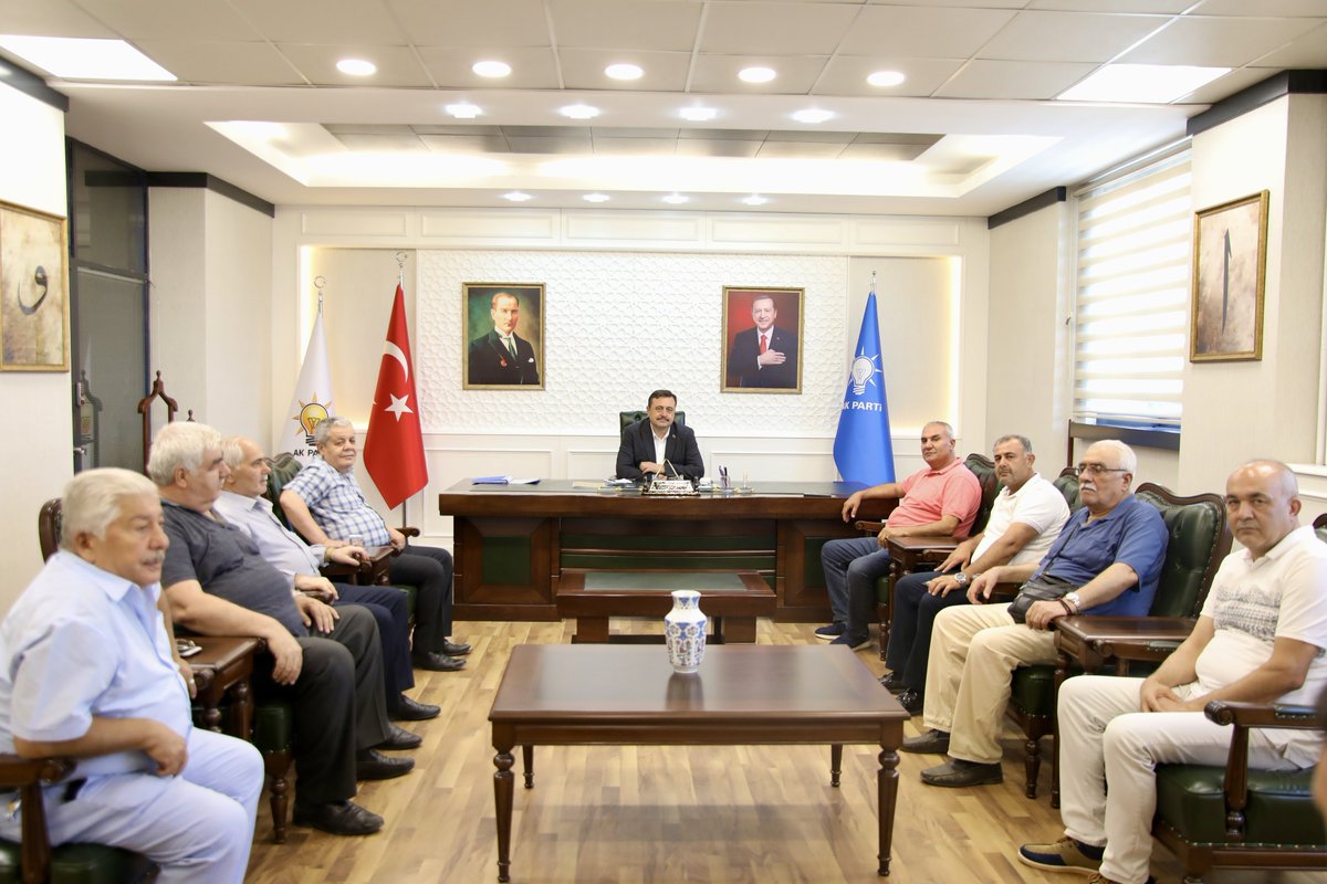 AKPartiG_Antep's tweet photo. Kızıklar Kültür Eğitim ve Dayanışma Derneği Başkanı Sayın Enver Bağcı ve yönetimi, İl Başkanımız Sayın Fatih Muhaddis Fedaioğlu’na hayırlı olsun ziyaretinde bulundu. 

Nazik ziyaretleri ve hayırlı olsun temennileri adına Sayın Enver Bağcı ve yönetimine teşekkürlerimizi sunuyoruz. 

@RTErdogan 
@erkankandemir 
@fmfedaioglu 
@Akparti