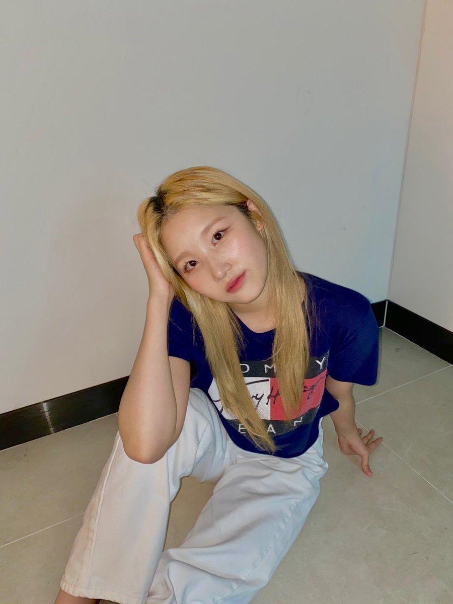 Lapillus_twt's tweet photo. 덥다 더워….🍦🥤🥵
하지만…! 온도 너무 낮게 해서 에어컨 켜면 
몸에 안 좋으니까🥺
샤워 시원하게 하고 오늘 잠 잘자요😚

🫧🍬✦◯ 🪼⋆.ೃ࿔*:･   ૮₍｡´ᴖ ˔ ᴖ`｡₎ა🃜🃚🃖🃁🂭🂺🃜🃚🃖🃁🂭🂺

#Lapillus #라필루스 #Shana #샤나 https://t.co/YfwkWpqSky