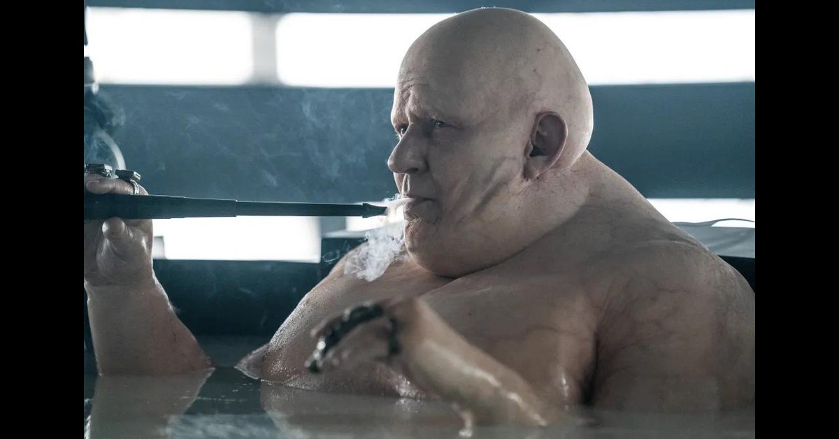 JiDiiX_'s tweet photo. C'est le chef des Harkonnens dans Dune 😭😭 https://t.co/cHAHKKLZii