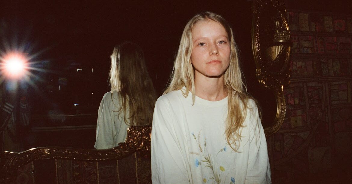 OurCultureOC's tweet photo. Alice Phoebe Lou Unveils New Single ‘The World Above’
https://t.co/1v8zZgU3TH https://t.co/96QrCEJboR