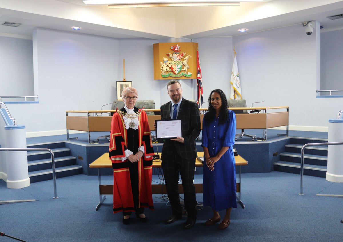 O_H_College's tweet photo. Congratulations to our @DFNsearch #graduates!🎓 

Our students based at @Hillingdon Civic Centre &amp; @HillingdonNHSFT have completed their #SupportedIntership and celebrated their achievements in a graduation ceremony,  honoured by the @HillingdonMayor Colleen Sullivan. https://t.co/JkETQy92Zg