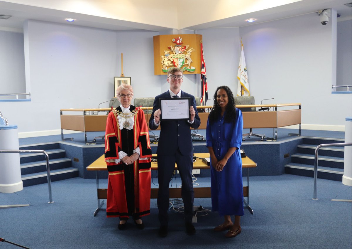 O_H_College's tweet photo. Congratulations to our @DFNsearch #graduates!🎓 

Our students based at @Hillingdon Civic Centre &amp; @HillingdonNHSFT have completed their #SupportedIntership and celebrated their achievements in a graduation ceremony,  honoured by the @HillingdonMayor Colleen Sullivan. https://t.co/JkETQy92Zg