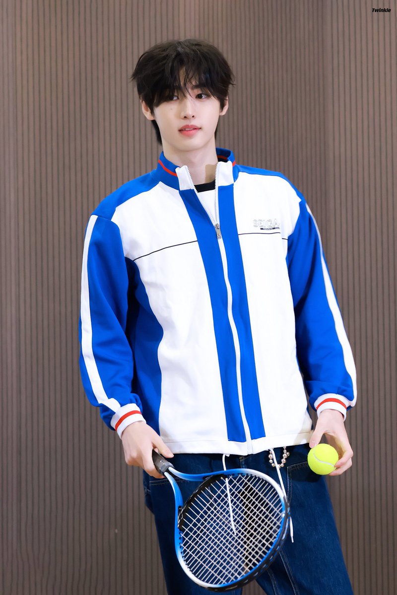 어떤 팬픽 1화가 대충 이런 느낌으로 시작함