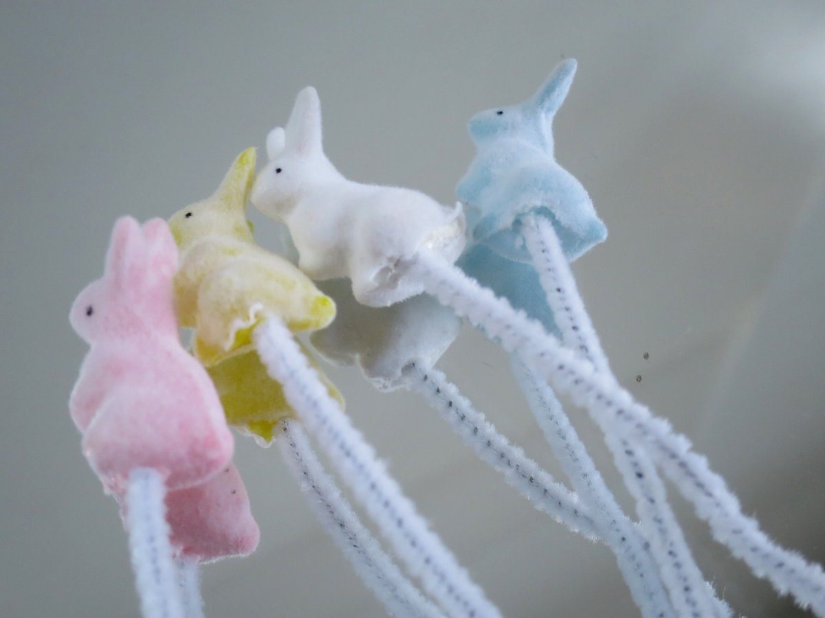 SwirlingOrange1's tweet image. Set of 4 Miniature Flocked Fuzzy Bunnies, Vintage 70s Mini Blow Mold Easter Gift Tie-Ons tuppu.net/9d2323cc #Etsyteamunity #HappyBDayUSA #SMILEtt23 #SwirlingOrange11