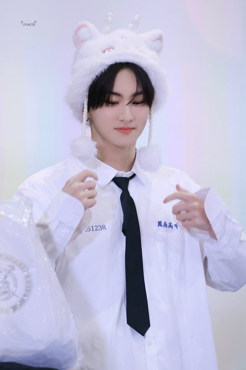 ukiiiuh's tweet photo. 240719 Music Korea

🔺🔹

#JUNGWON #ENHYPEN 
#ジョンウォン #정원 https://t.co/cj5JzIlX1w