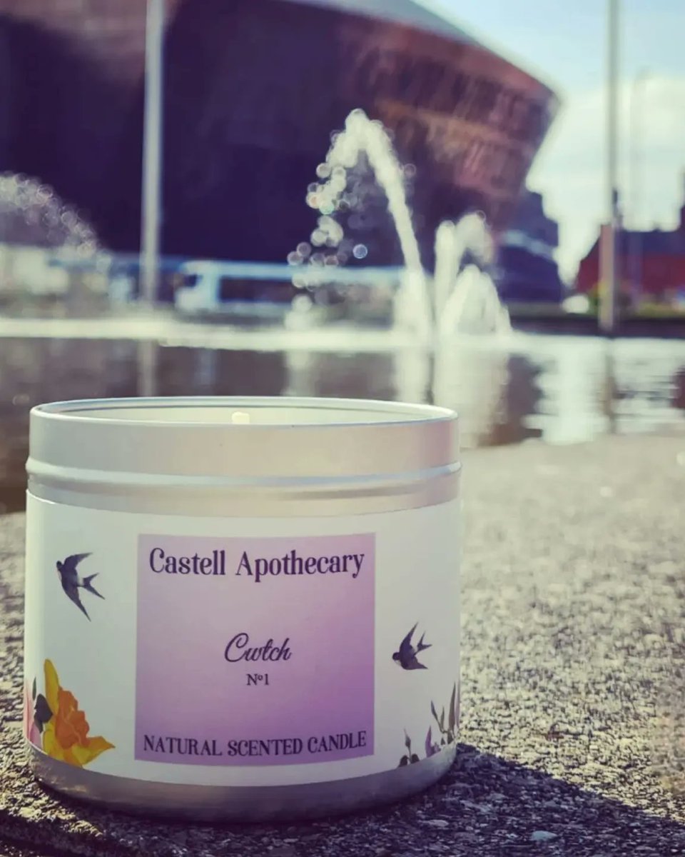 CastellUK's tweet photo. Hello ☀️
Beautiful summer day in #CardiffBay
we're here for the next 3 days Come for a day out, enjoy good food and browse at #craftstalls from @craft_folk makers
See you soon xx
#Cardiff #handmadesoaps #handmade #soycandles #carfresheners #shampoobar #reducewaste #castelluk https://t.co/e3Hq7TmsnB