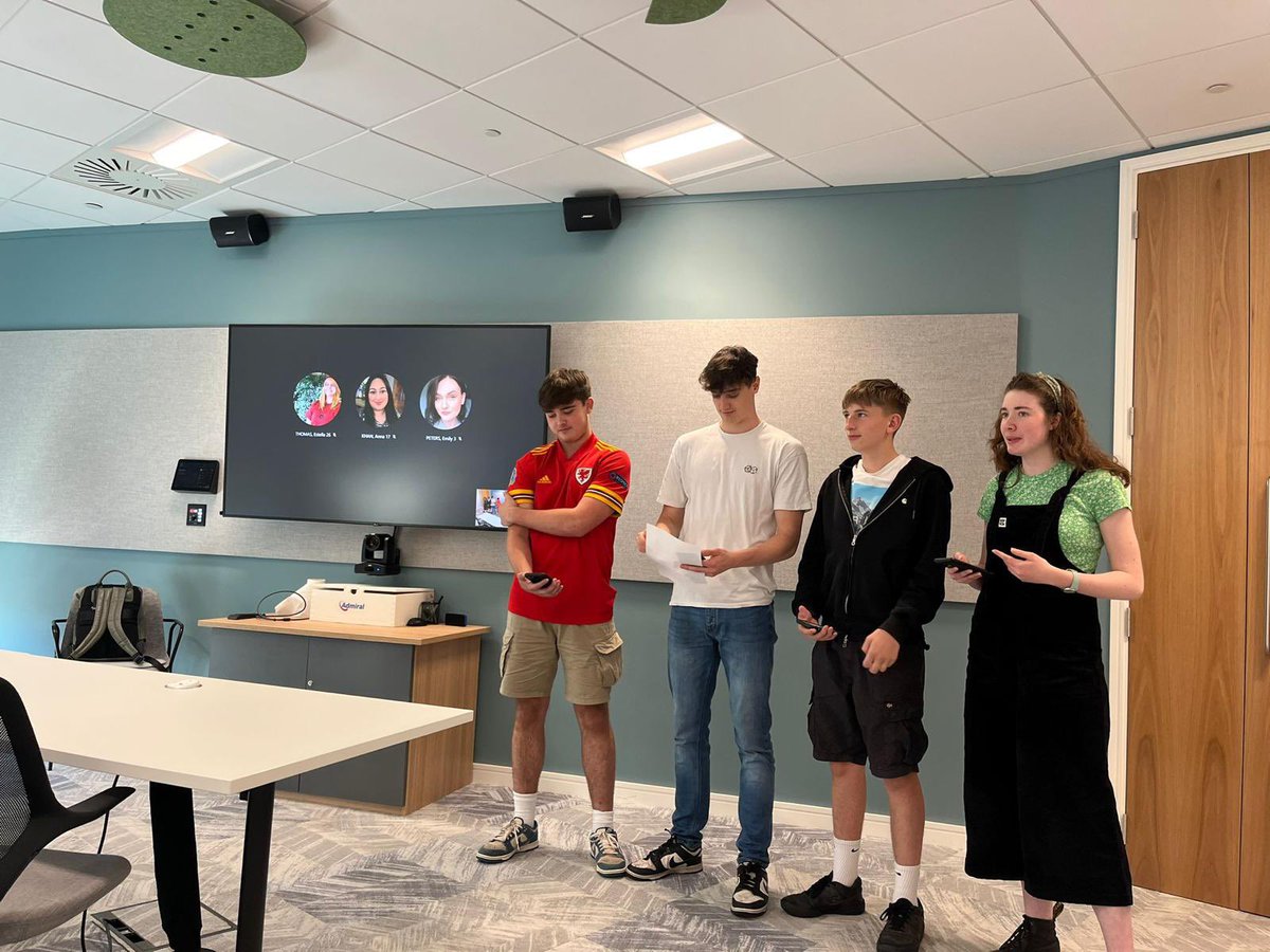 CdfCommitment's tweet photo. @Ysgol_Glantaf and @whs_cardiff pupils at @AdmiralUK today presenting their dragons den business ideas 📈👨💼😆
#cardiffcommitment #dragonsden #admiraluk #cardiffschools https://t.co/pHyuI4uzga
