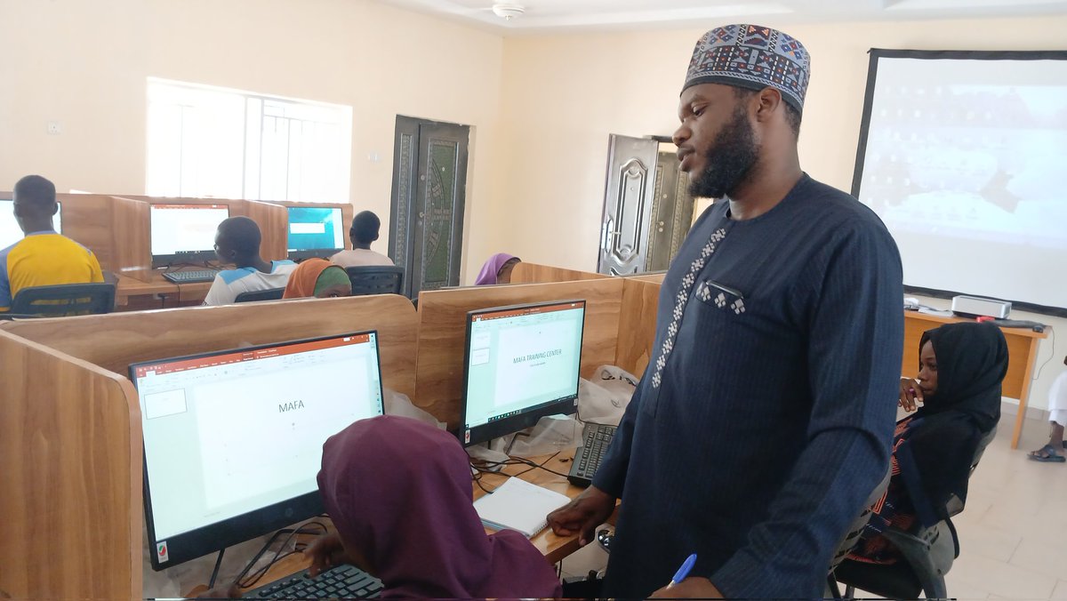 BMB1_Official's tweet photo. @BICTDA_Borno assessment team, reach ICT Digital Literacy Centre Mafa local government area, earlier today Friday 19th July, 2024. https://t.co/HuNAlSYpGC