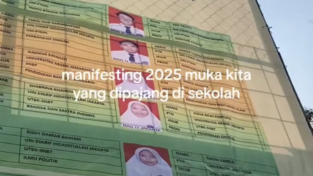 kita usahakan muka ada dibanner sekolah 😋☝🏻