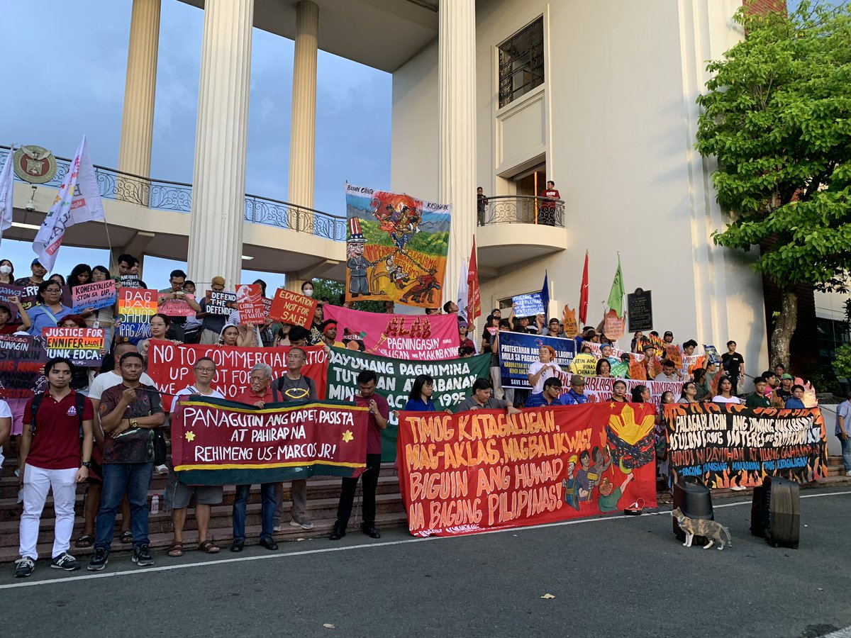 anakbayan_ph's tweet photo. SPOT THE MUNING 🐱🔎

Mabuti pa ang pusa nakikinig sa hinaing ng mga magsasaka, eh si Marcos Jr. kaya? 

MEOWKIBAKA, HUWAG MATAKOT! I-PURRinig ang ating mga panawagan para sa kasarinlan at karapatan! 

#SONA2024 https://t.co/m8MUgtQomc