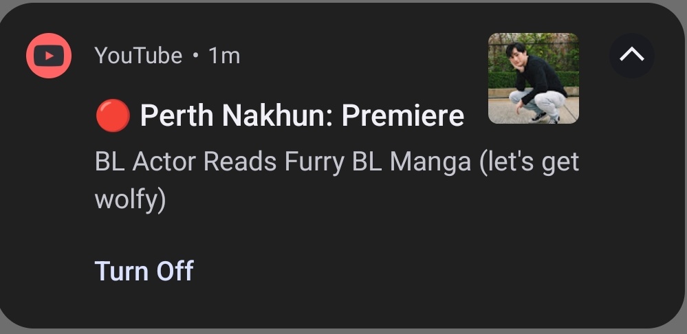 suttayaaa's tweet photo. o perth em live lendo manga bl furry 😭😭 ele é imparável https://t.co/RDpd3jW8ZX