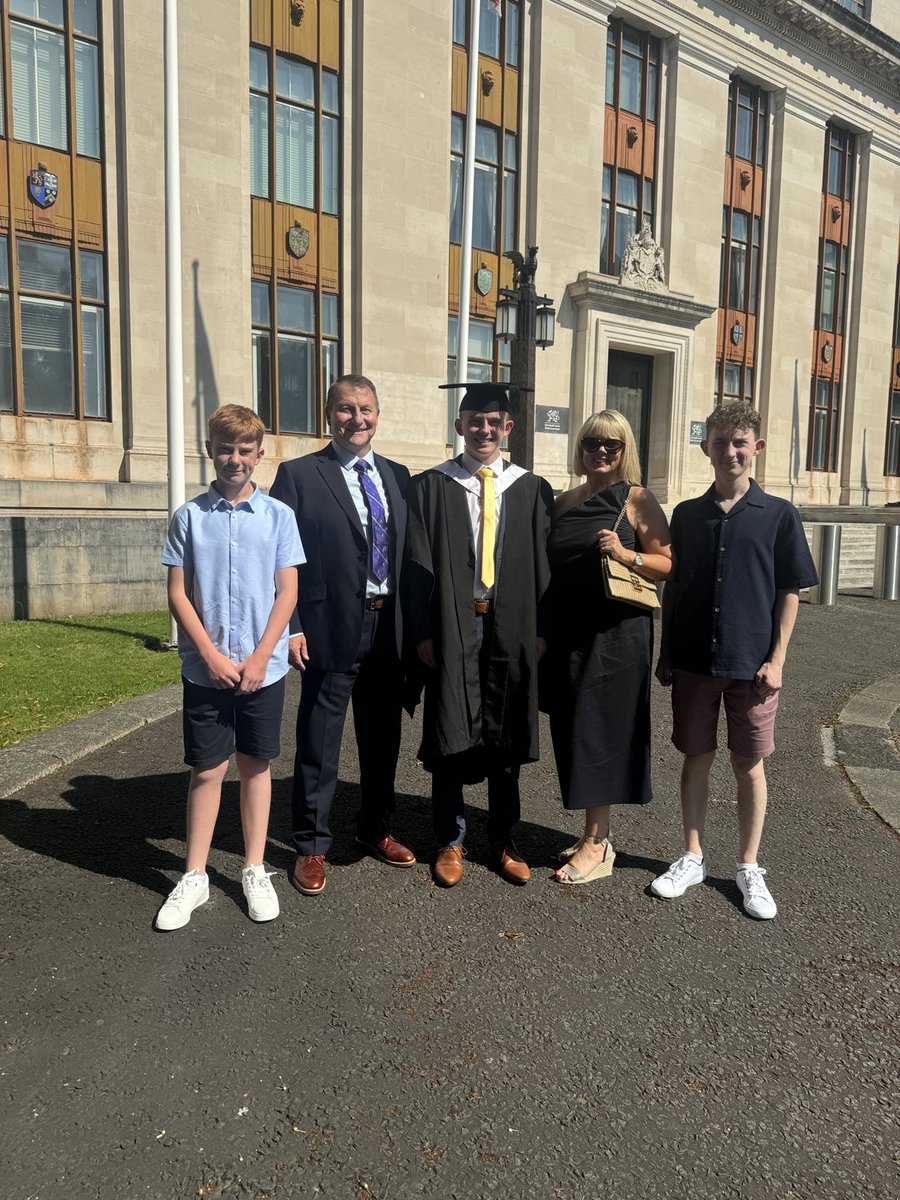 SpatialShaun's tweet photo. #CardiffGrad been a long 3 years to you, but we are all so incredibly proud of you Joshua Powell on your 1st Class Honours Degree in Politics ❤️👏👏✊ https://t.co/vD37ra92AQ