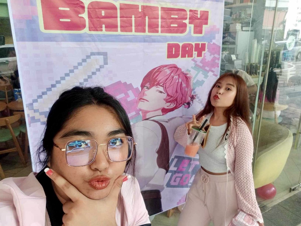 yuhamin21's tweet photo. Super duper late upload due to busy schedule.
Thank you for the warm company last #BamlineAssemble and #PinkPunk (Bamby CSE Events) PLLIβS! Hope to meet more PLLI in the future! π₯°
Thank you for all the freebies too!
Thanks @it_is_alisaaaa for meeting up with me always. ππ https://t.co/9f2Vd7Z2cS