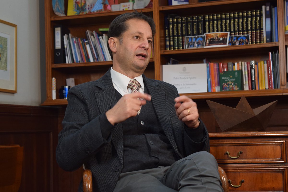El Vicerrector de Investigación UC, <a href="/pedrobouchon/">Pedro Bouchon</a> , aborda el rol del nuevo conocimiento y creación en la <a href="/ucatolica/">Universidad Católica</a>, impulsar la innovación en las distintas áreas del saber, y los desafíos de dar un mayor impulso a la transferencia🧬

Lee la nota acá: uc.cl/noticias/el-im…