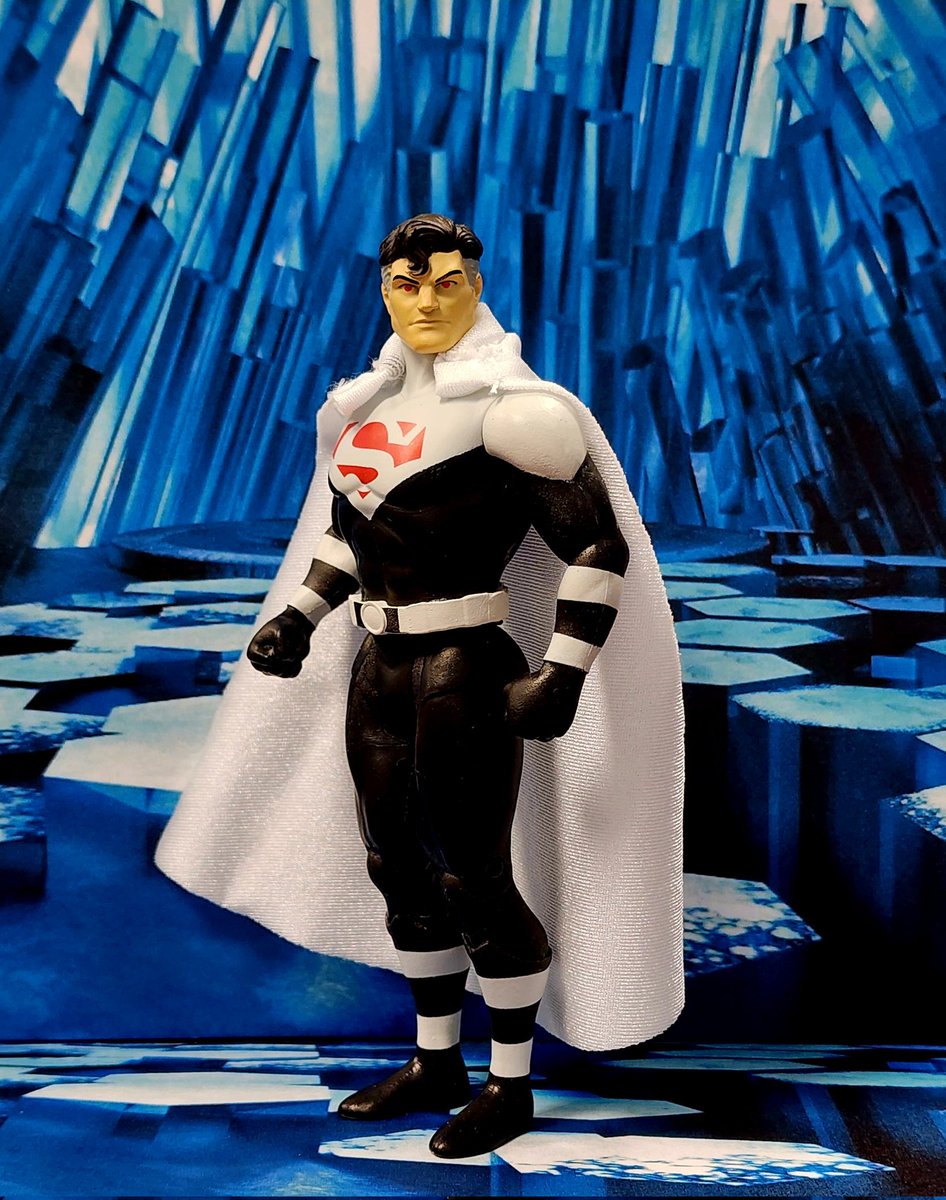 SwChamp's tweet photo. "I've done a lot of things I thought I'd never do these last two years... One more won't hurt." Today's #ActionFigureoftheDay is the Mcfarlane "Super Powers " Lord Superman. This Superman from Earth 50, leads the Justice Lords from an alternate universe. https://t.co/965TQGsyky