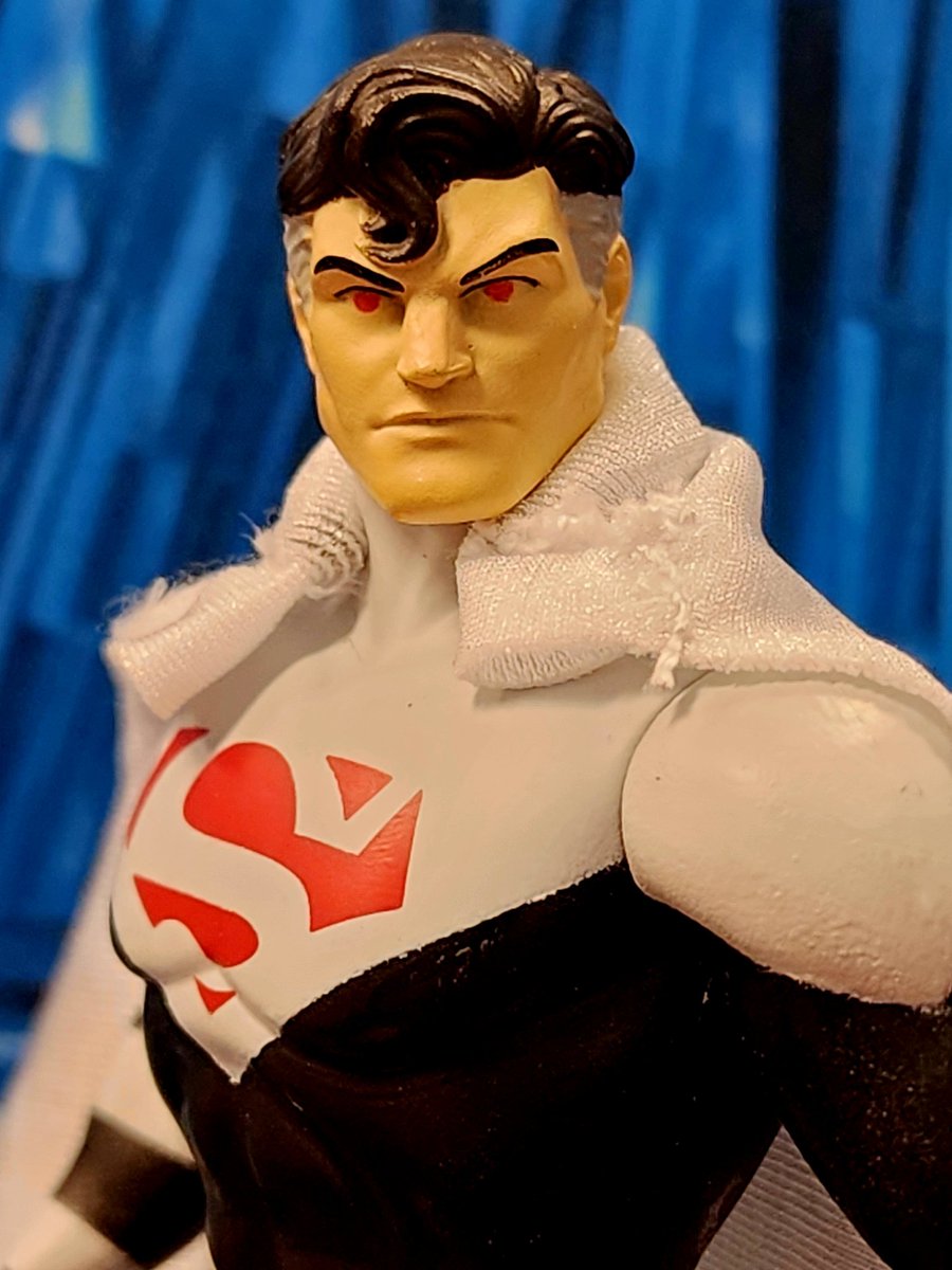 SwChamp's tweet photo. "I've done a lot of things I thought I'd never do these last two years... One more won't hurt." Today's #ActionFigureoftheDay is the Mcfarlane "Super Powers " Lord Superman. This Superman from Earth 50, leads the Justice Lords from an alternate universe. https://t.co/965TQGsyky