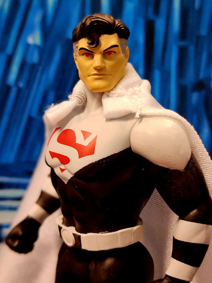 SwChamp's tweet photo. "I've done a lot of things I thought I'd never do these last two years... One more won't hurt." Today's #ActionFigureoftheDay is the Mcfarlane "Super Powers " Lord Superman. This Superman from Earth 50, leads the Justice Lords from an alternate universe. https://t.co/965TQGsyky