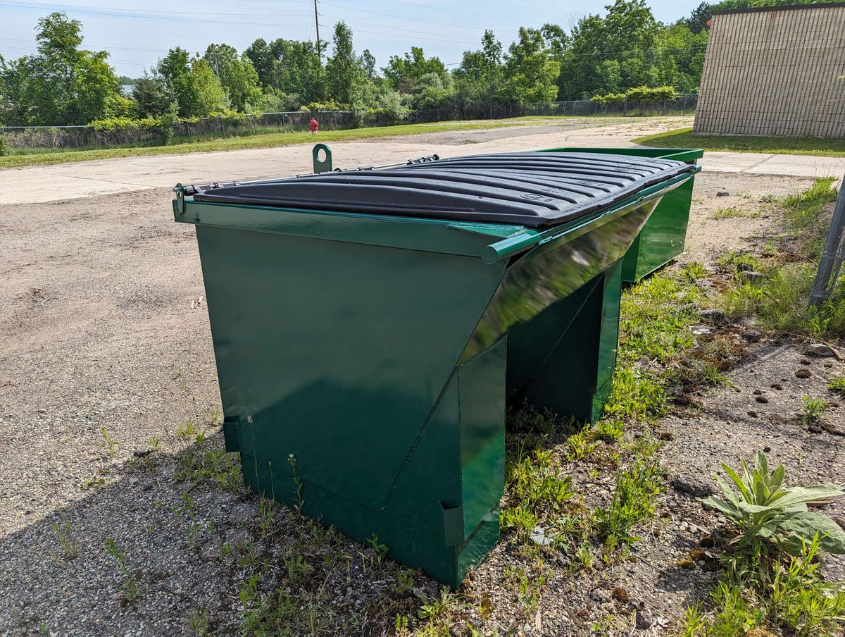UOwosso's tweet photo. Rear End Load Cans ready to go out! https://t.co/sA0qOI7cTP https://t.co/bszNA2Zpi9