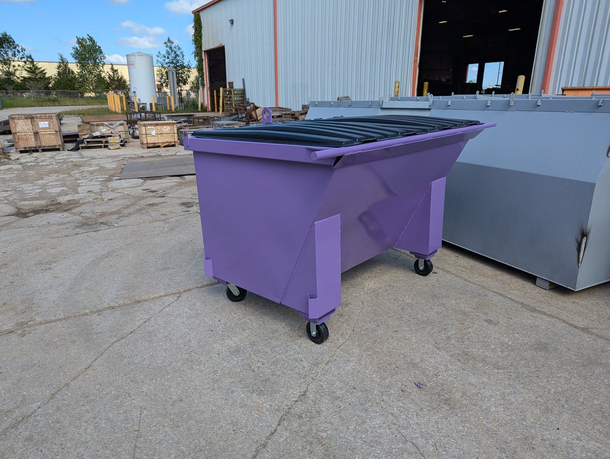 UOwosso's tweet photo. Rear End Load Cans ready to go out! https://t.co/sA0qOI7cTP https://t.co/bszNA2Zpi9