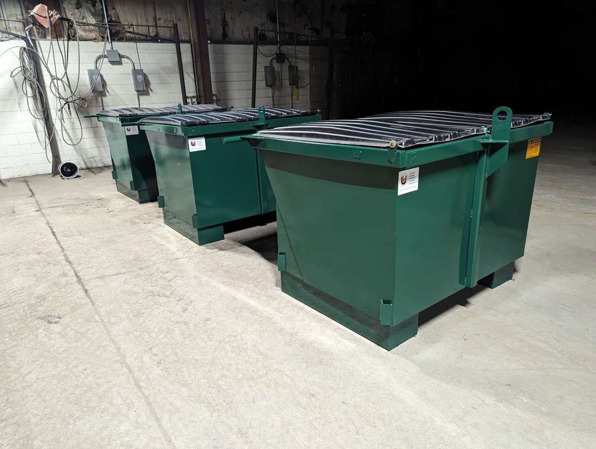UOwosso's tweet photo. Rear End Load Cans ready to go out! https://t.co/sA0qOI7cTP https://t.co/bszNA2Zpi9