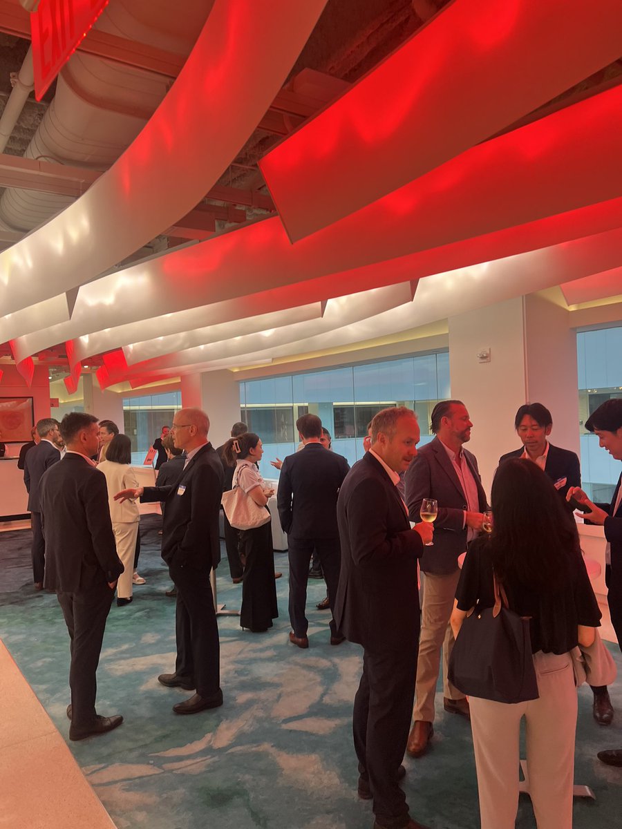ShihTina's tweet photo. @CanadaNY @TCS_SDC hosted an exclusive summer networking session for our TCS clients, investors and partners to discuss trade &amp; investment opportunities for Canada’s critical minerals industry, our economy and net-zero future.  🇨🇦🇺🇸#FriendsPartnersAllies https://t.co/RU0dlh457H
