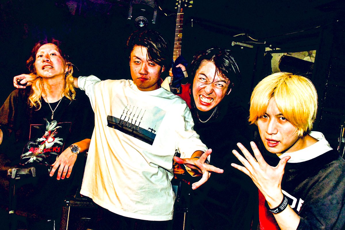 thanks 堺東Goith！！

7/19 SET LIST

1.SURVIVOЯ
2.Welcome to my brain
3.Neon
4.LEVEL E
5.Oh!my
6.VOID MATRIX
7.heaven heaven heaven

堺東Goith、最高の1日をありがとうございました！また主催演れる日を楽しみに頑張ります！
そしてこの後0:00のポストもチェック！👀