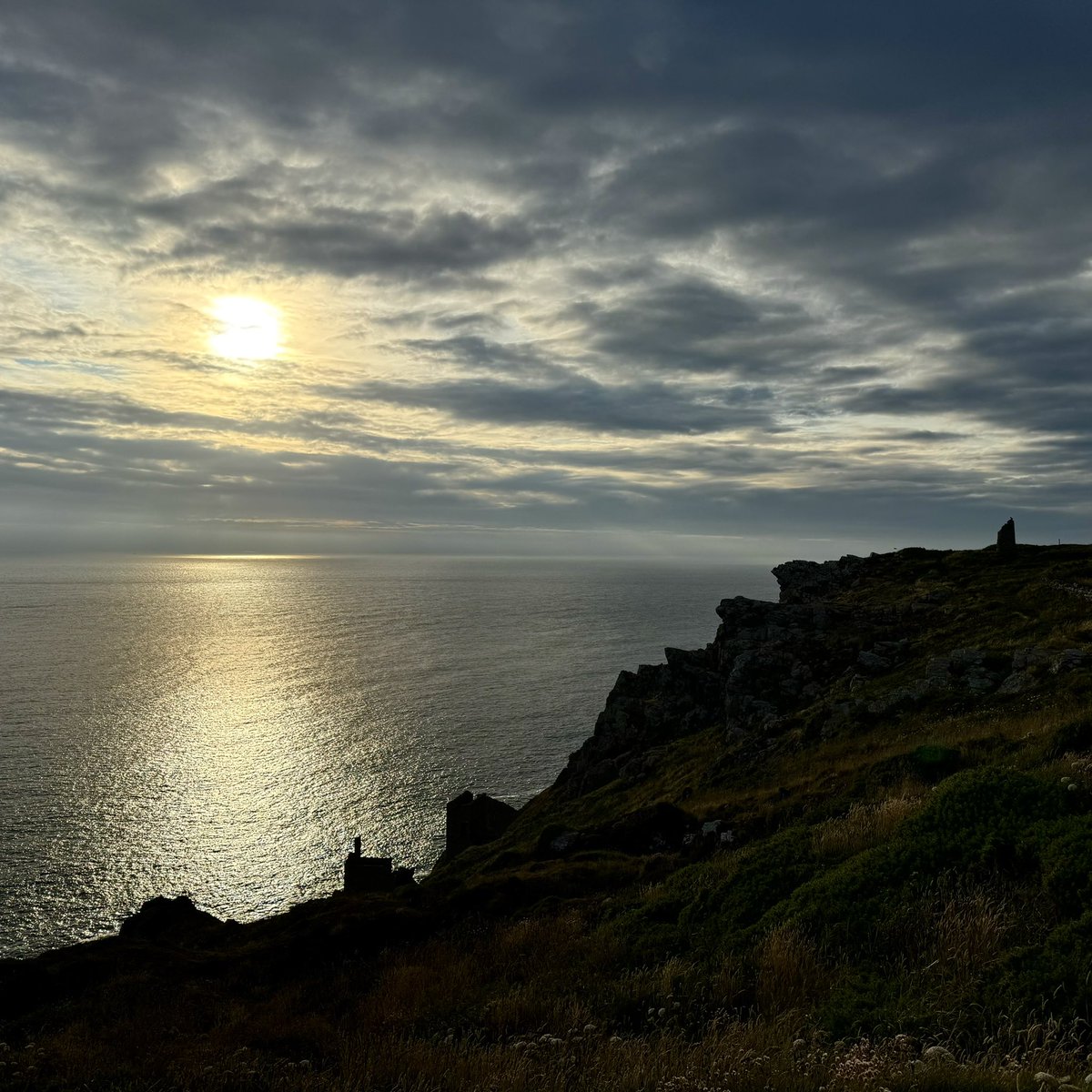 sarahmcquaid's tweet photo. Another lovely family #walk yesterday evening, from @NTSouthWest #Botallack along @swcoastpath to @nationaltrust #LevantMine &amp; back. So grateful to live in this beautiful part of the world &amp; to have my wonderful family around me – I know I’m lucky &amp; I don’t take it for granted. https://t.co/Tfl0FRyfBb