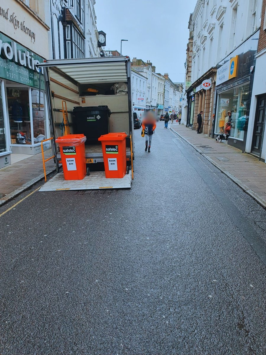 Safelecltd's tweet photo. Another busy week nearly complete. Shout out to all the Safelec staff for all their hard work this week.
#wastemanagement #hardwork #safelec #Britain https://t.co/Xby9ouv4uL