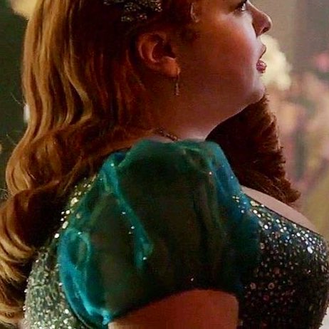 dearestpen's tweet photo. oh my god??? colin’s waistcoat is sequinned like penelope’s dress but leaning more into the green (symbolising his and penelope’s love) while penelope’s dress leans more into the blue (symbolising her letting her secret go as the key to be with colin) i’m literally speechless.. https://t.co/wqcwg08eyJ