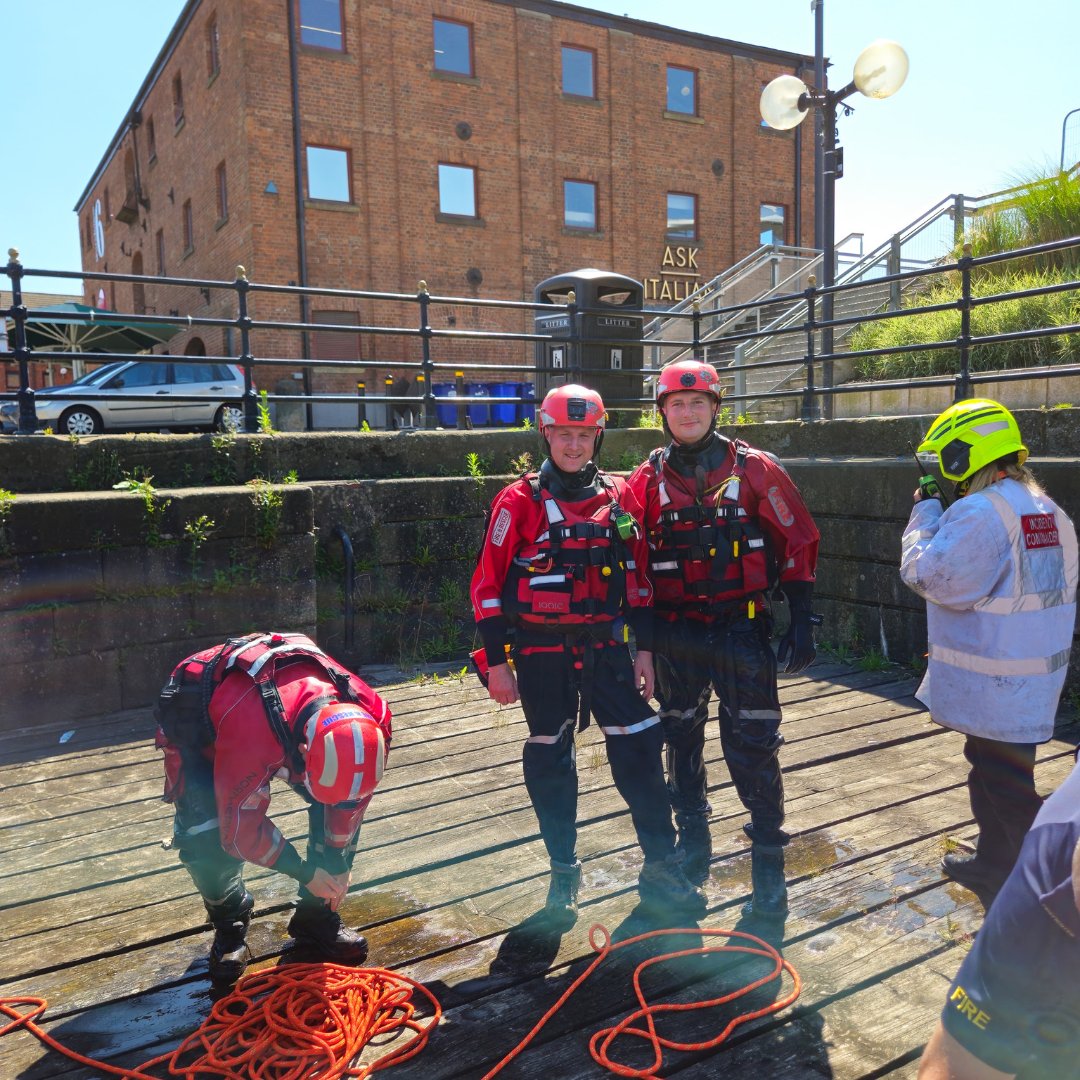 HumbersideFire's tweet photo. You might have seen our crews in and around the water at Princess Quay today taking part in a water rescue exercise. 🛟To make sure you don’t need us for real follow the advice at the link in our bio 🔗

#Summer
#Water https://t.co/zlxT7xNRzn