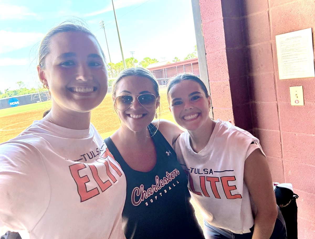 Aj_jordan00's tweet image. We got the opportunity to attend a Prospect Camp at the College of Charleston and it was amazing! The coaching staff; @CoachLynch20, @LainaVictoria29, and @MaggieMrowka were so awesome!!!We also got to explore the campus along with the town which was absolutely beautiful!