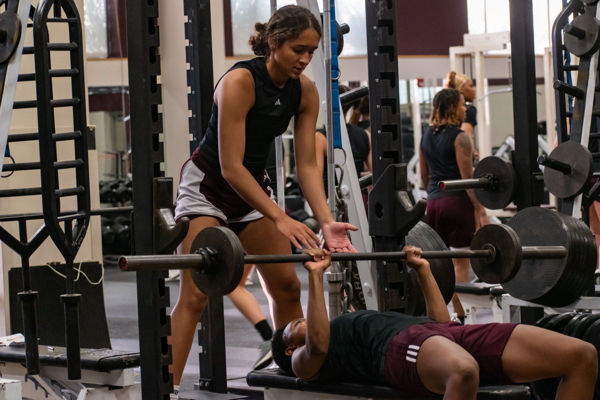 CMUWBBall's tweet photo. Another week of puttin' in work ✅

#FireUpChip🔥⬆️🏀 | #WeAre1 https://t.co/2jCGYaw2BR