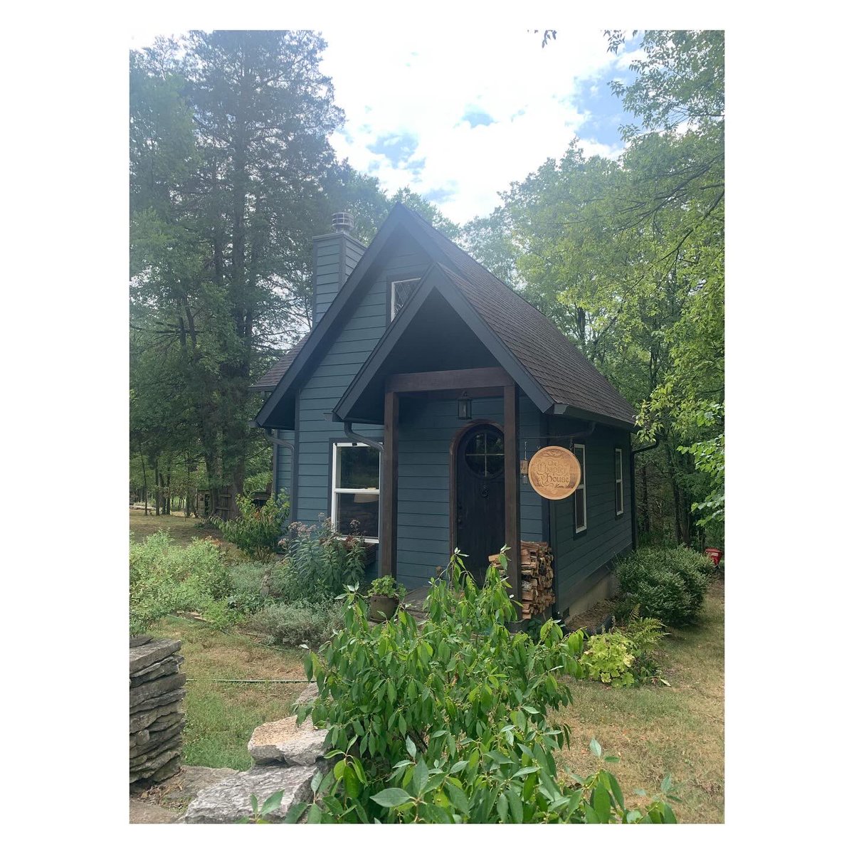 KSPrior's tweet photo. What a splendid, sacred time I had at North Wind Manor. It was my first visit, and it was the loveliest. That’s the famous Tolkien fireplace there, and I spied #OnReadingWell in that tall book case. 😎)
If you’re a fan of HouseMoot (or want to be!), you might want to sign up for this fall’s event to see what I was doing there … 🐇