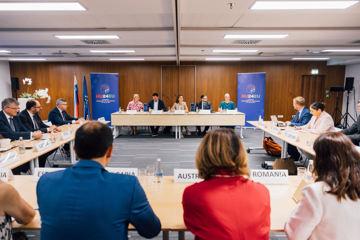 MZEZ_RS's tweet photo. Minister @tfajon participated at the #EU HoMs meeting in Ljubljana dedicated to the presentation of the Hungarian 🇭🇺 Presidency of the 🇪🇺 Council. 

The minister emphasized the importance of putting interests & unity of the #EU first and welcomed the #EU2024HU priorities, especially #EUenlargement. 

We wish our 🇭🇺 colleagues @HU24EU a successful presidency.